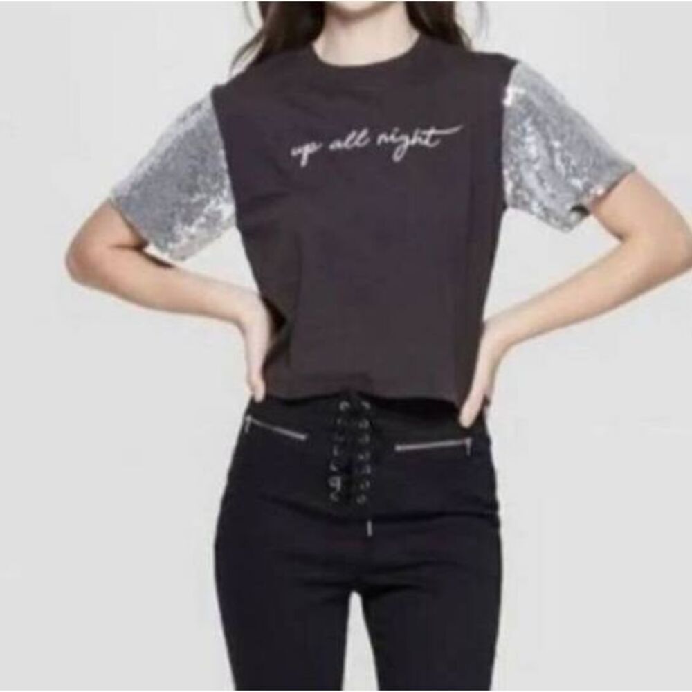 MIGHTY FINE SILVER & BLACK SEQUIN ARM CROP T-SHIRT SZ.XS EUC.
